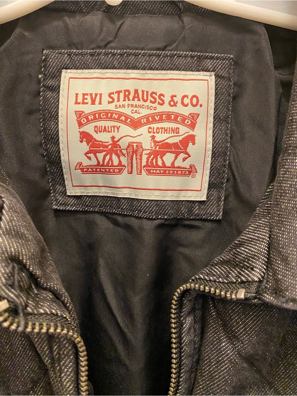 Levi's Quilted Black Men's Lightweight Jacket with Chest Pockets - Picture 6 of 8